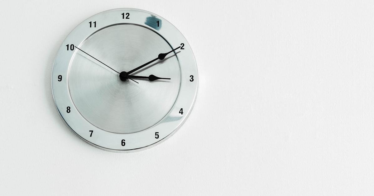 A Social Feed Without the Algorithm